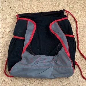 capezio cinch bag